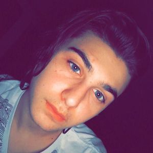 Meet your Posher, Dustin